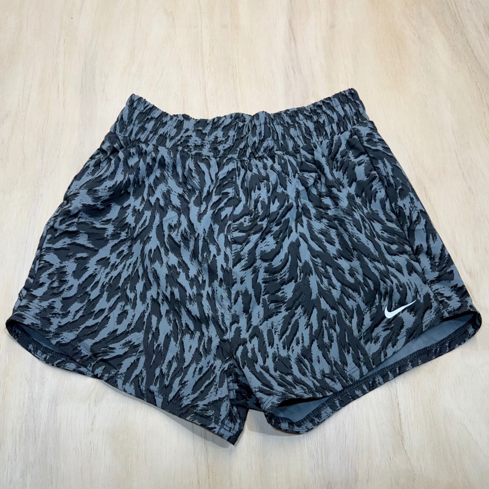 Nike One Kids Training Shorts Grey Black Animal Print Dri-FIT FQ4527-084 Size M